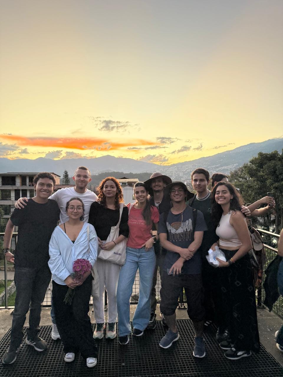 La Otra Ciudad team on a city walk